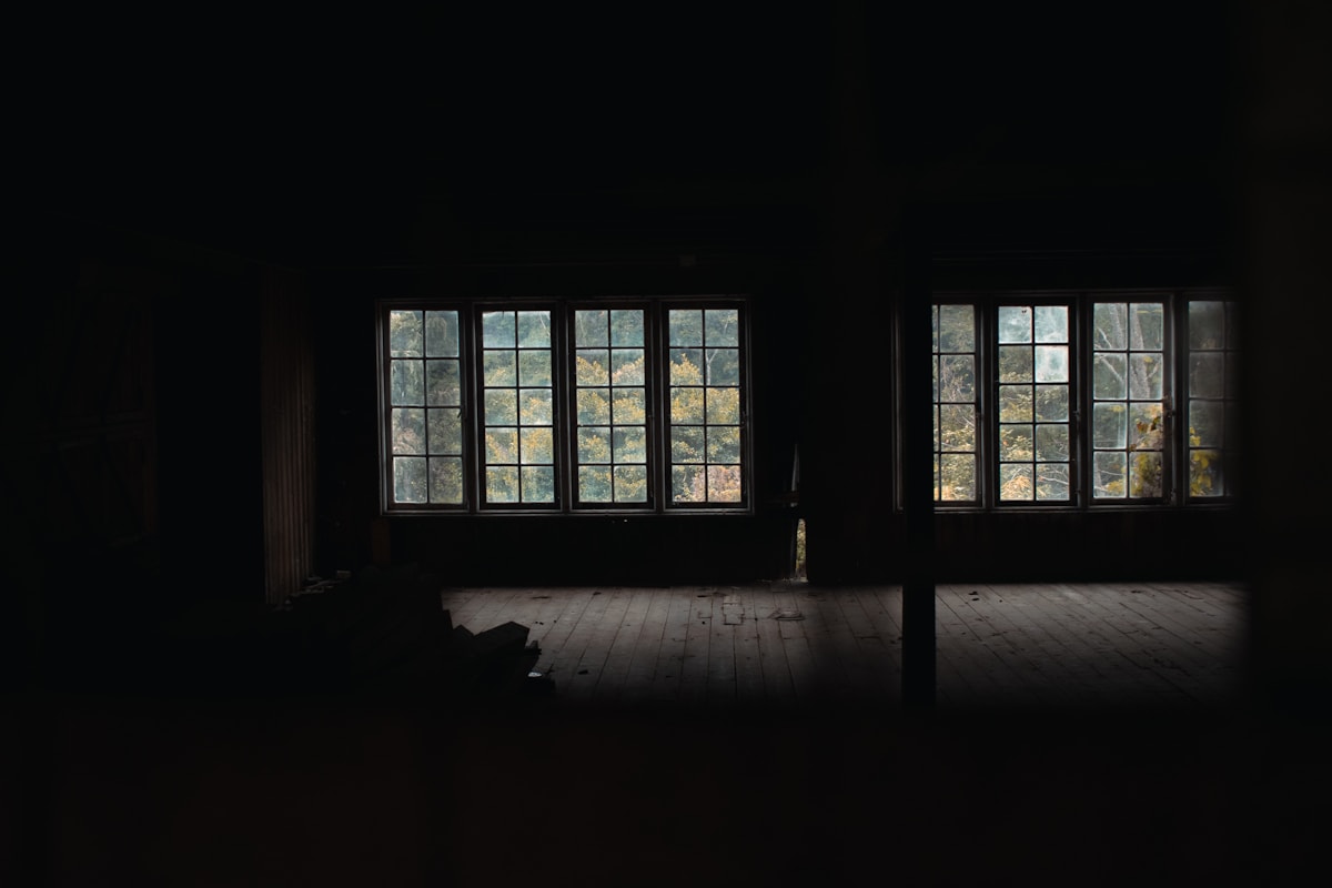 Interior, Held